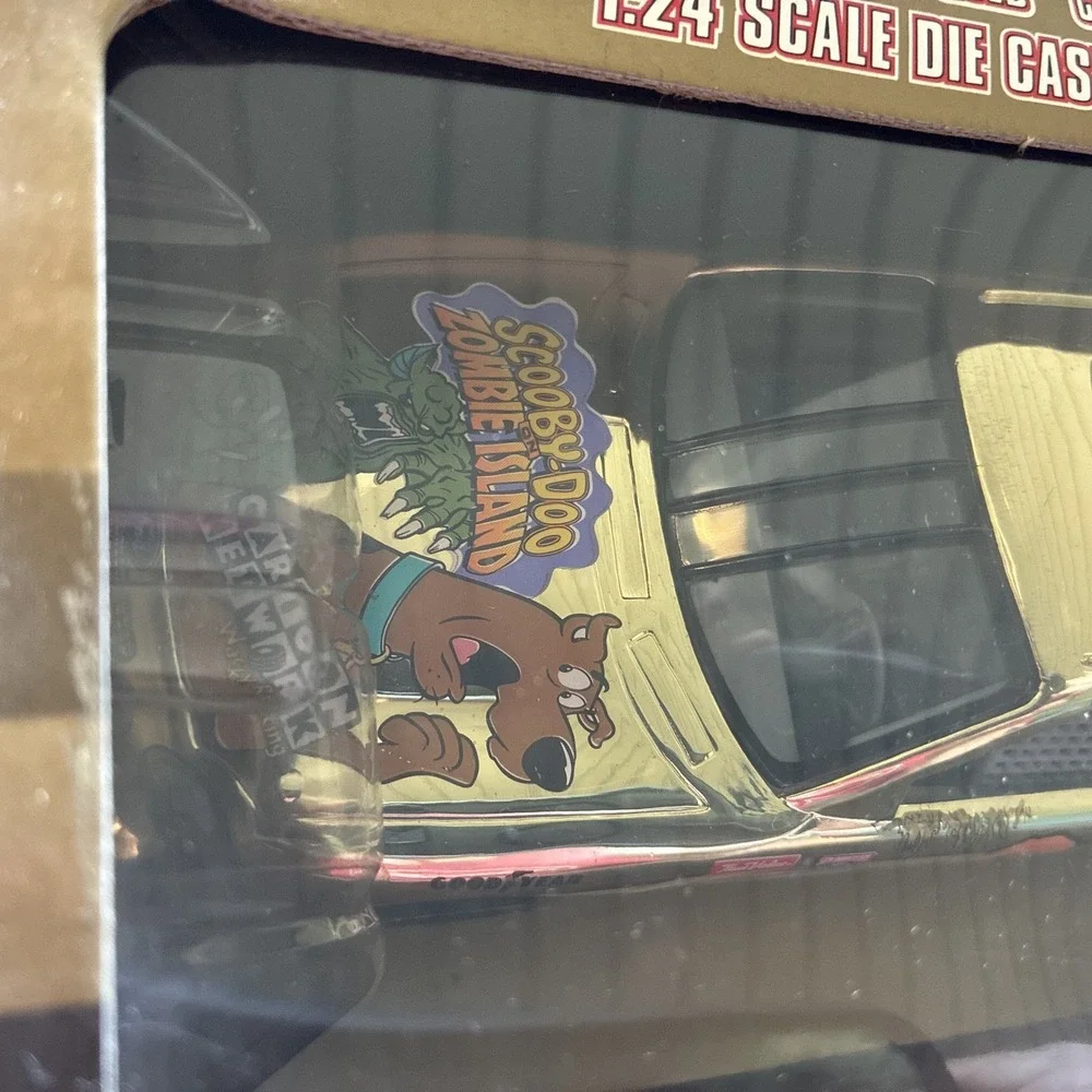 Racing Champions 1:24 NASCAR - SCOOBY DOO #9 Gold Series Diecast Car /1 of 2,500